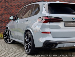 BMW X5 M60i xDrive 4.4 V8 M SPO 2023
