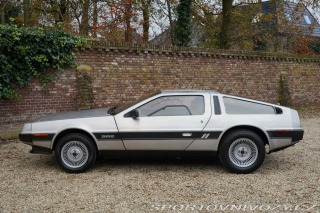   Delorean DMC-12