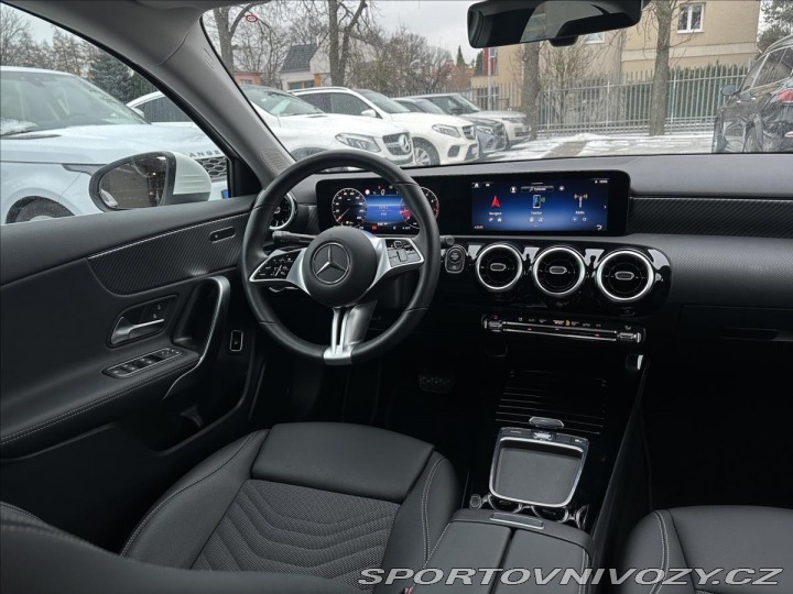Mercedes-Benz A A 200 sedan 2023