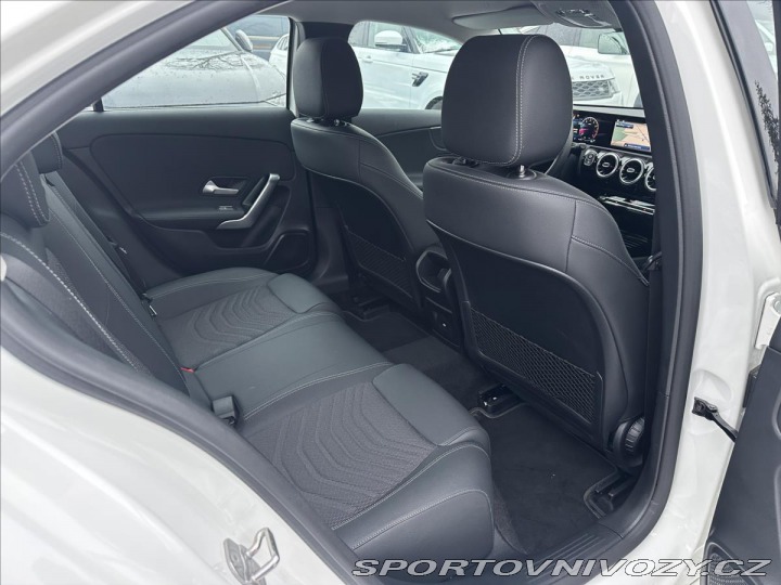 Mercedes-Benz A A 200 sedan 2023