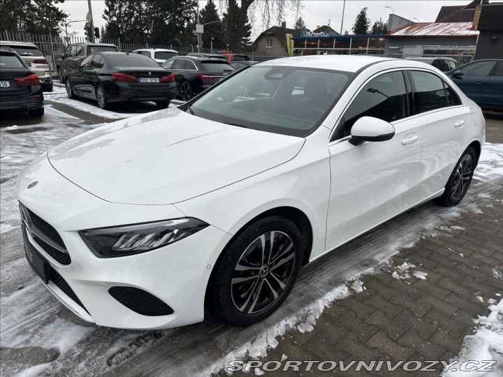 Mercedes-Benz A A 200 sedan 2023