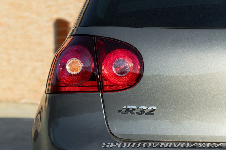 Volkswagen Golf R32 2009