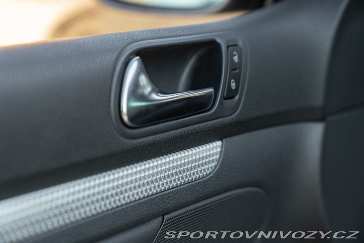 Volkswagen Golf R32 2009