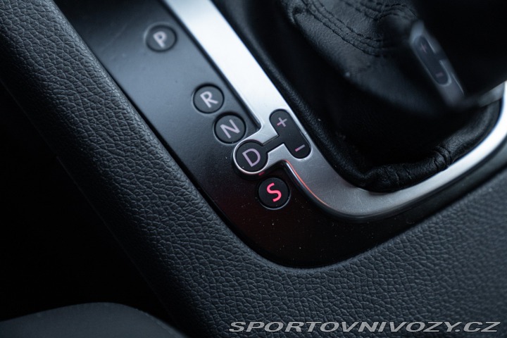 Volkswagen Golf R32 2009