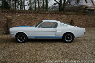 Ford Mustang 289 V8 Fastback