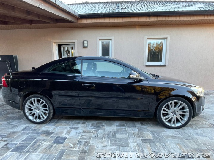 Volvo C70 / C70 2.5 T5 Summum 1.maj 2011