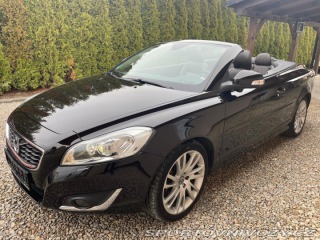Volvo C70 / C70 2.5 T5 Summum 1.maj 2011