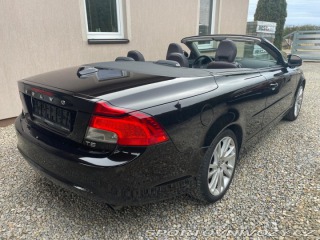 Volvo C70 / C70 2.5 T5 Summum 1.maj 2011