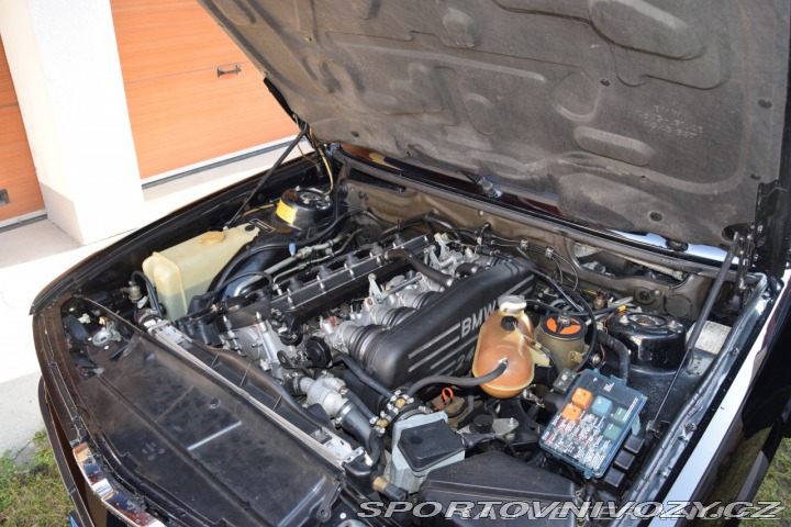 BMW M5 E28 M5 1988