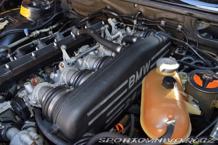 BMW M5 E28 M5 1988