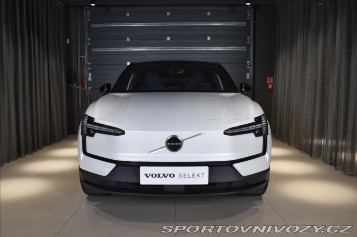Volvo Ostatní modely EX30 0,0 Single PLUS Ext Range 2024