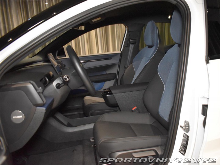 Volvo Ostatní modely EX30 0,0 Single PLUS Ext Range 2024