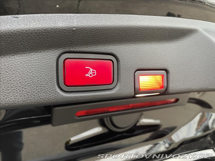 Mercedes-Benz E 2,0 E200 9G AMG*Navi Kůže 2018
