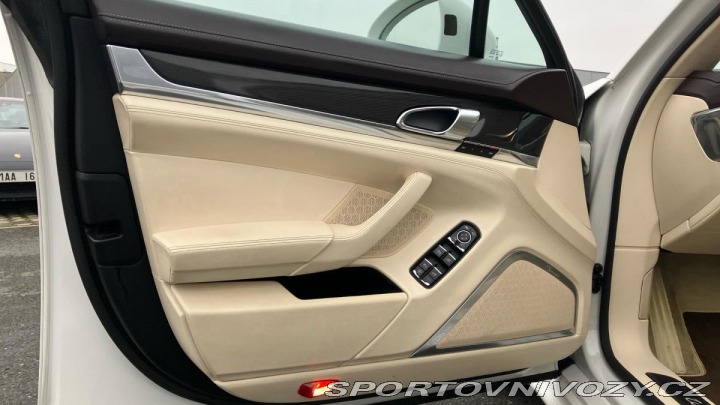 Porsche Panamera Turbo S 2012
