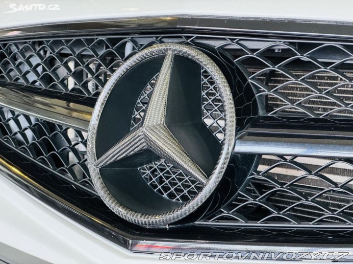 Mercedes-Benz C 63 AMG 2011