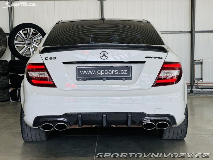 Mercedes-Benz C 63 AMG 2011