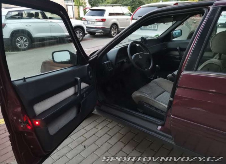 Alfa Romeo Ostatní modely 164 3.0 V6 Busso 1992