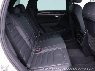 Volkswagen Ostatní modely Touareg 3,0 V6 TDI 210kW R-Line V 2021