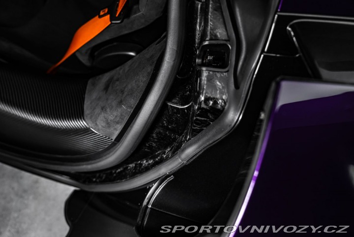 McLaren 720S 2021