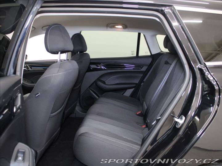MG Ostatní modely MG5 0,1 50 kWh Emotion 8 150k 2024