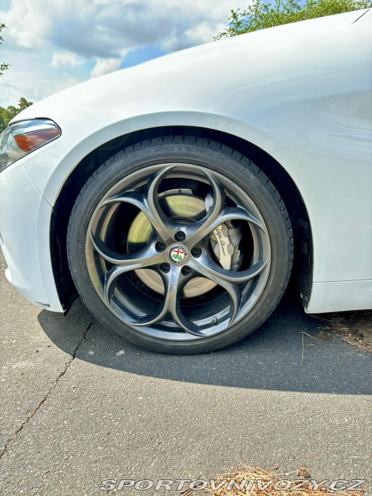 Alfa Romeo Giulia 2,0T Super RWD 280k 2019
