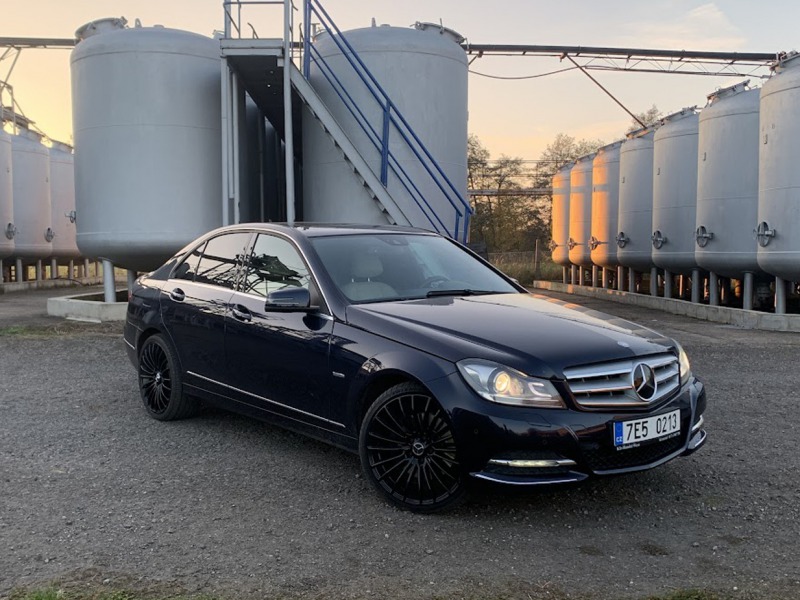 Mercedes-Benz C C350 CGI 4MATIC V6 Benzín