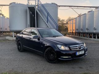 Mercedes-Benz C C350 CGI 4MATIC V6 Benzín
