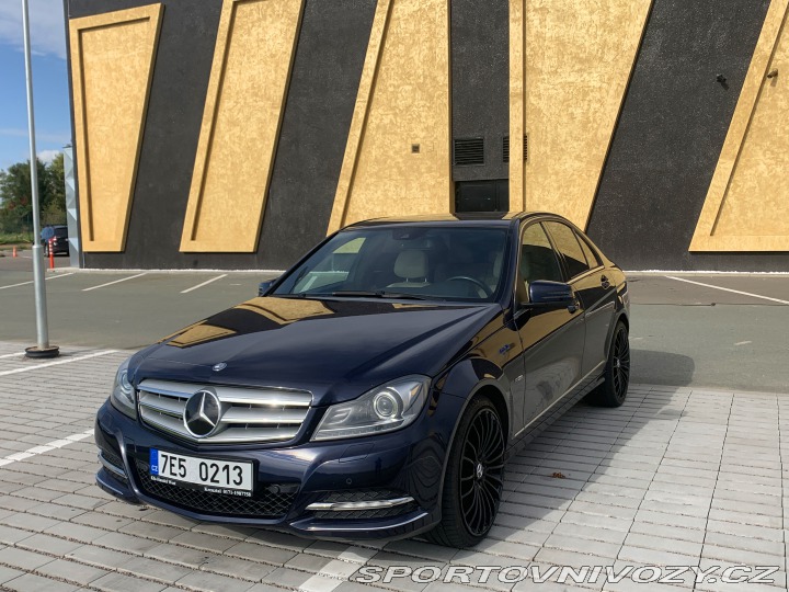 Mercedes-Benz C C350 CGI 4MATIC V6 Benzín 2011