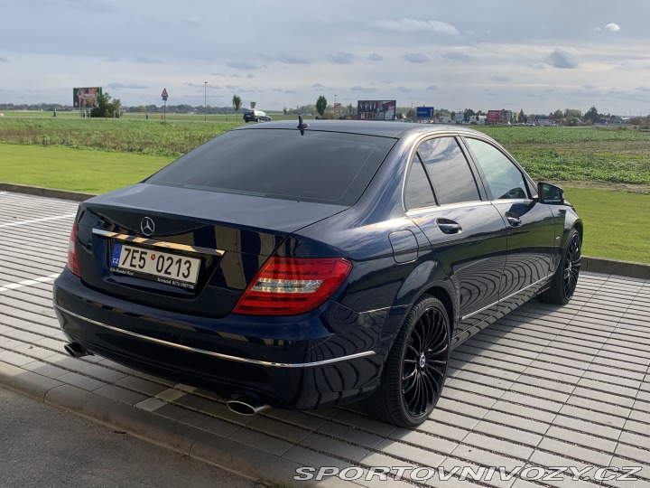 Mercedes-Benz C C350 CGI 4MATIC V6 Benzín 2011