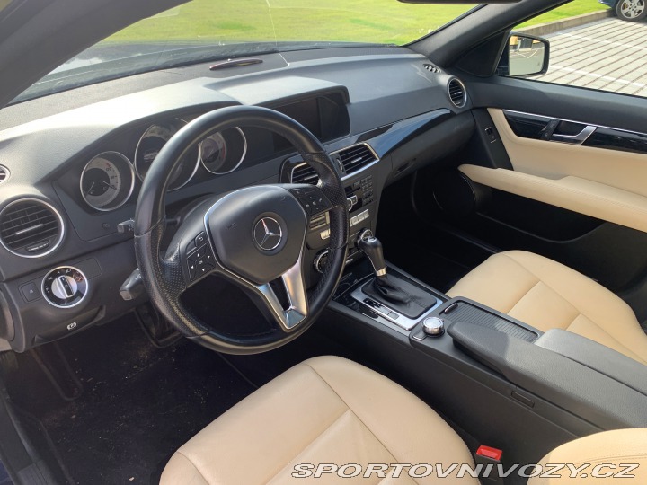Mercedes-Benz C C350 CGI 4MATIC V6 Benzín 2011