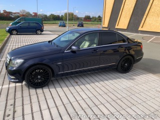 Mercedes-Benz C C350 CGI 4MATIC V6 Benzín 2011