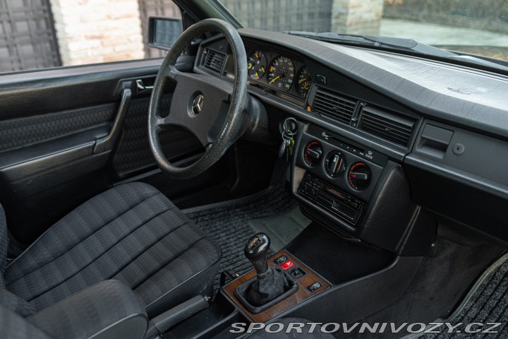 Mercedes-Benz E 190 E 1989