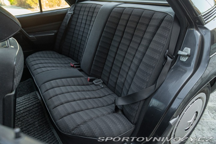 Mercedes-Benz E 190 E 1989