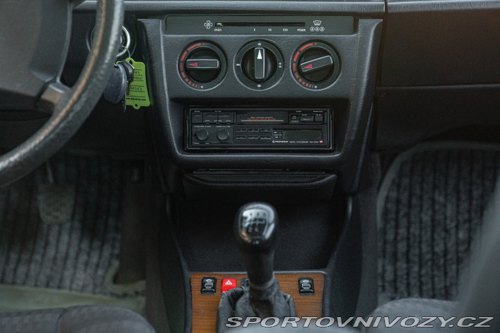 Mercedes-Benz E 190 E 1989