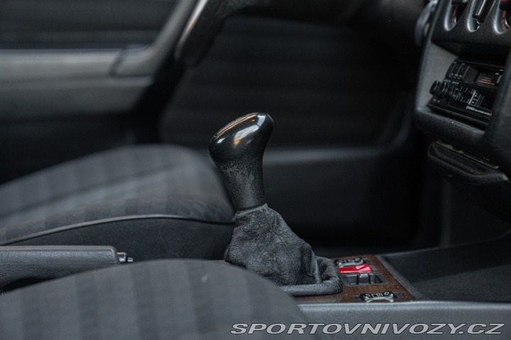 Mercedes-Benz E 190 E 1989