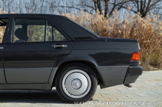 Mercedes-Benz E 190 E 1989