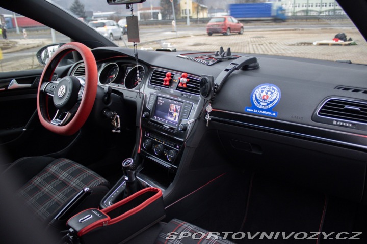 Volkswagen Golf 2.0 TSI BMT GTI Performa 2017