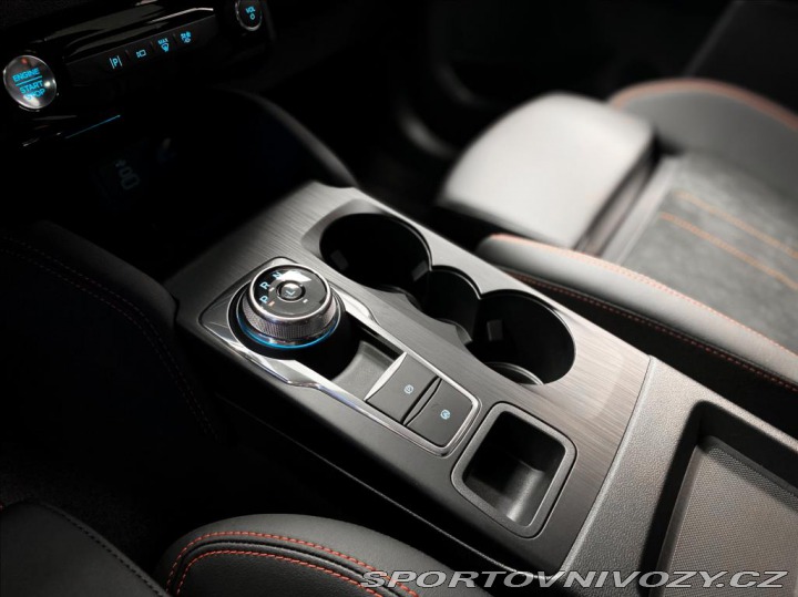 Ford Ostatní modely Kuga 2.5 Duratec HEV ST- Line 2025