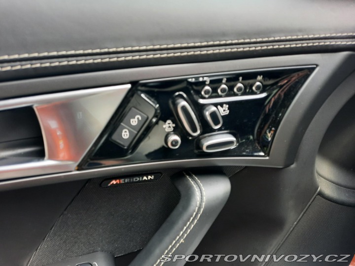 Jaguar F-Type 2016