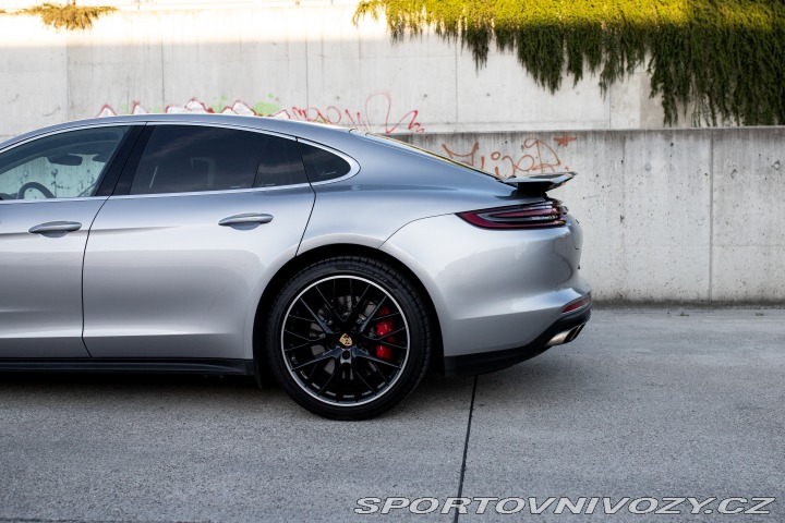 Porsche Panamera turbo 2017