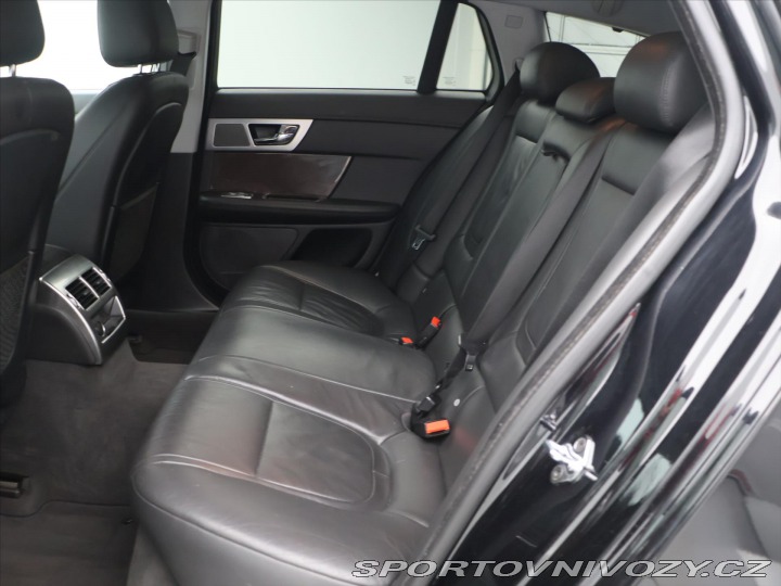 Jaguar XF 3,0 D V6 177 kW Navi DPH 2015
