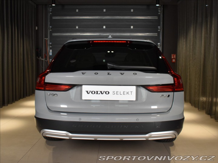 Volvo V90 2,0 B6 AWD ULT tažné,Pano 2023