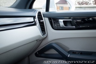 Porsche Cayenne S III 324kw TS8 2021