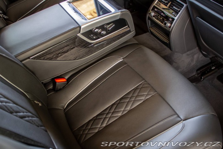 BMW 7 730D nafta+HEV 2022
