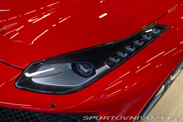 Ferrari 488 PISTA 2019