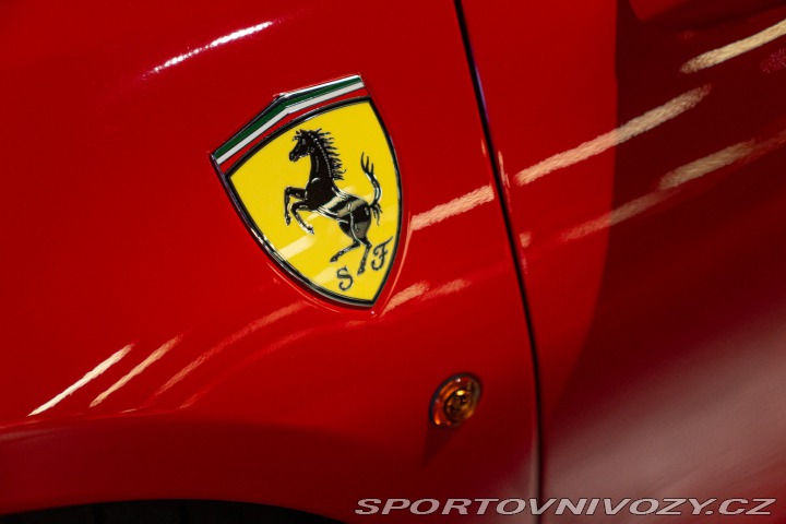 Ferrari 488 PISTA 2019