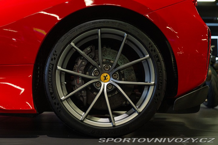 Ferrari 488 PISTA 2019