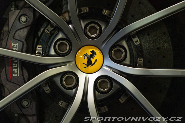 Ferrari 488 PISTA 2019