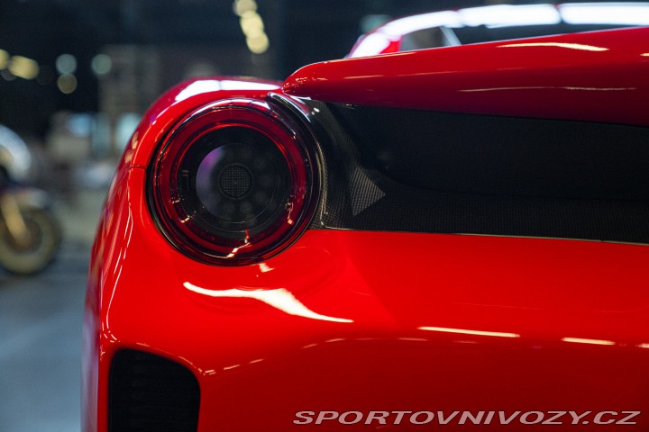 Ferrari 488 PISTA 2019