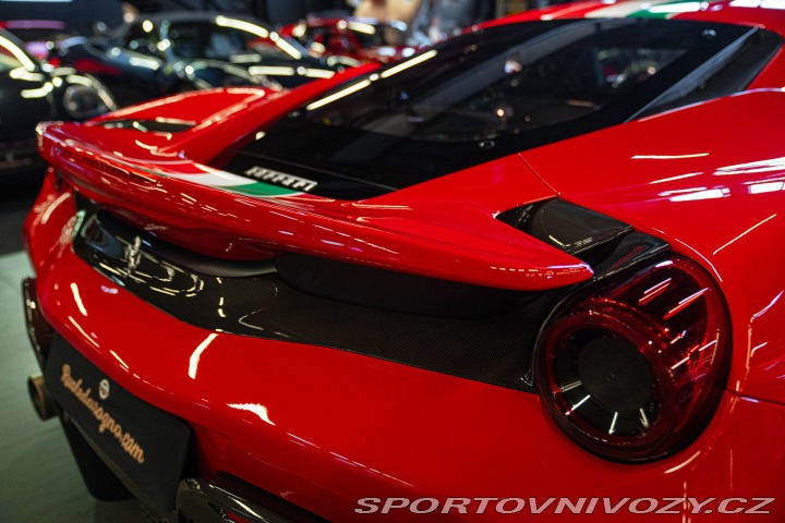 Ferrari 488 PISTA 2019